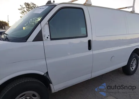2019 Chevrolet Express 2500 Work Van z USA, uszkodzony, nr VIN 1GCWGAFP0K1169786